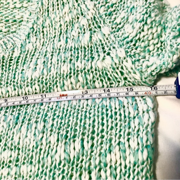 Aeropostale Size Medium Mint Green White Knit V-Neck Sweater - Picture 6 of 11